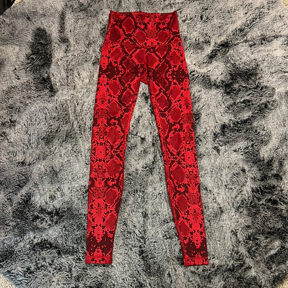 Lululemon wunder under snakeprint